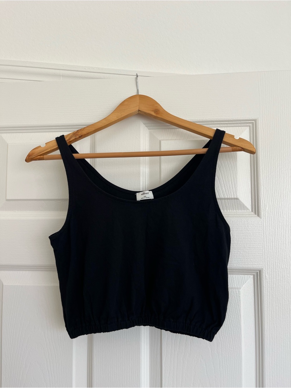Aritzia Wilfred Cropped Black Tank Top with Elastic Hem